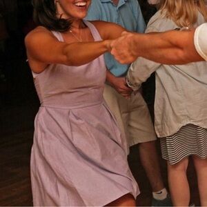 Size small lavender cotton a-line dress with beautiful bow back & back zipper!